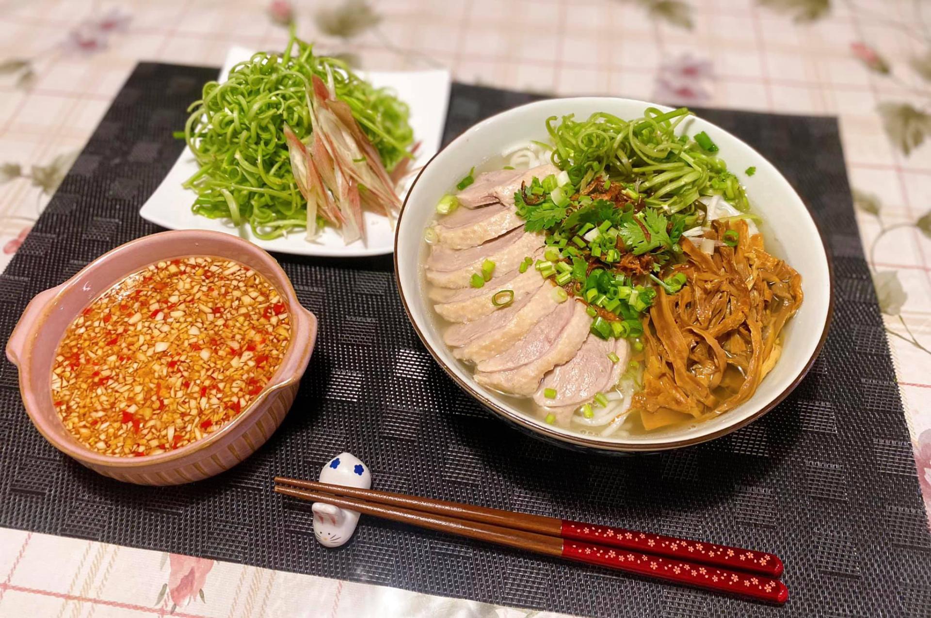 Vịt nấu măng khô cũng rất ngon 